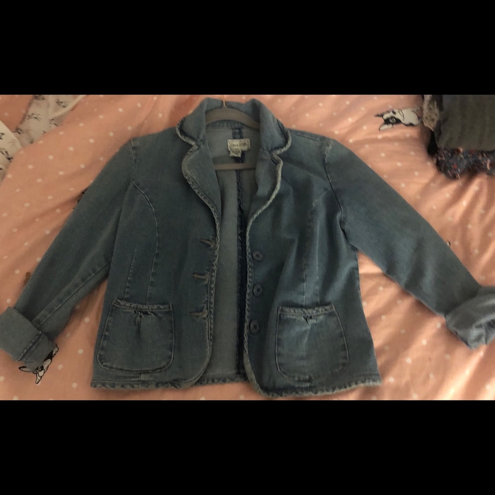 cute vintage looking jean jacket